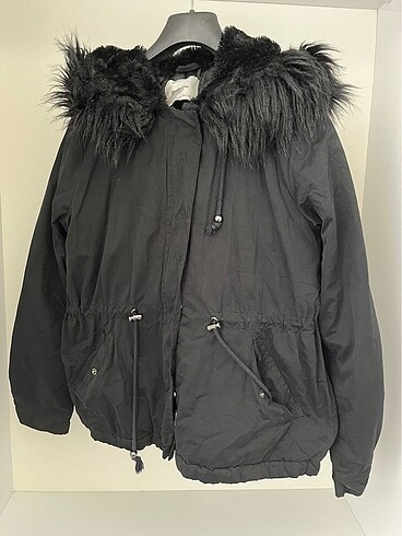 Stradivarius s beden mont