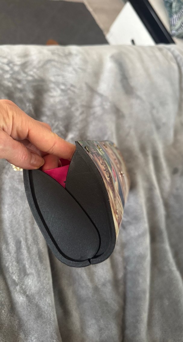 Zincir Detaylı Altın Renk Kadın Portföy Çanta - Görsel 5