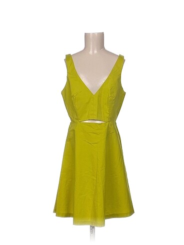 Zara Kısa Elbise %70 İndirimli.