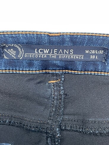 28 Beden çeşitli Renk LC Waikiki Jean / Kot %70 İndirimli.