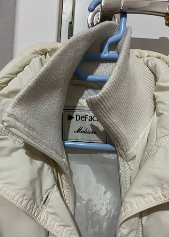 Beyaz Kemerli Yaka Detaylı Kadın Şişme Yelek - Görsel 3