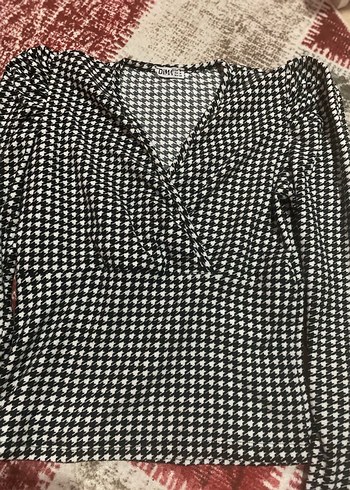 Uzun Kollu V Yaka Desenli Kadın Bluz - Görsel 2