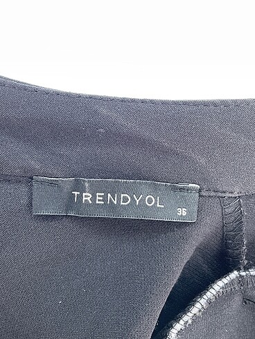 36 Beden siyah Renk Trendyol & Milla Bluz %70 İndirimli.