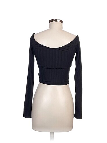 m Beden Bershka Bluz %70 İndirimli.