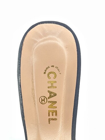 36 Beden çeşitli Renk Chanel Stiletto %70 İndirimli.
