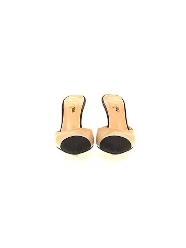 36 Beden Chanel Stiletto %70 İndirimli.