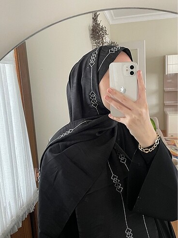 Siyah abaya şal