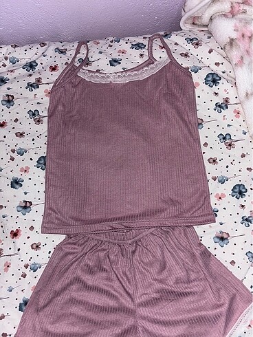 Şortlu pijama takımı