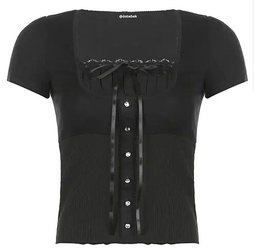 Siyah Düğme Ve Kurdele Detaylı Dantel Yaka Yarım T-Shirt
