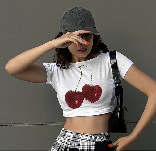 Ekru Cherry Kısa Kollu Crop