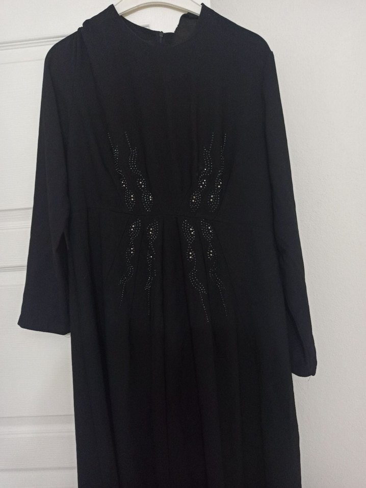 Uzun Siyah Gotik Nakışlı Elbise - Görsel 2