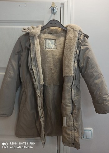 Gri Kapüşonlu kız çocuk Kışlık Mont - Görsel 4