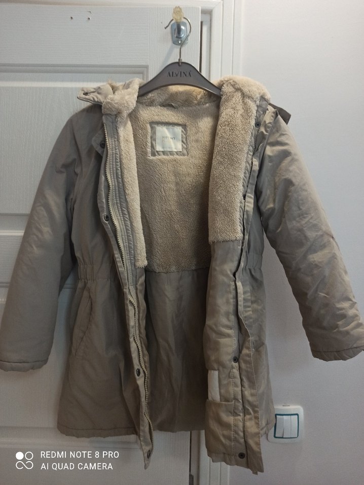 Gri Kapüşonlu kız çocuk Kışlık Mont - Görsel 4