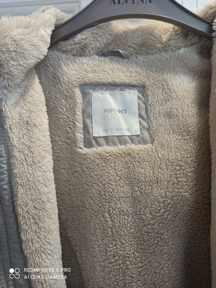 Gri Kapüşonlu kız çocuk Kışlık Mont - Görsel 3