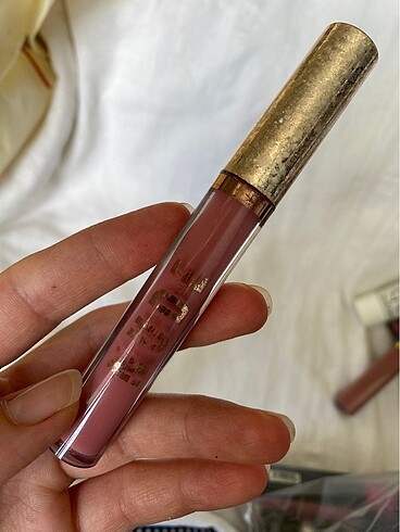 Nude lipstick