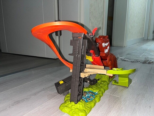 Hot Wheels Çılgın Dinazor