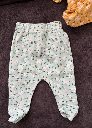 Yeşil Çiçek Desenli Kız Bebek Pantolonu - Görsel 2