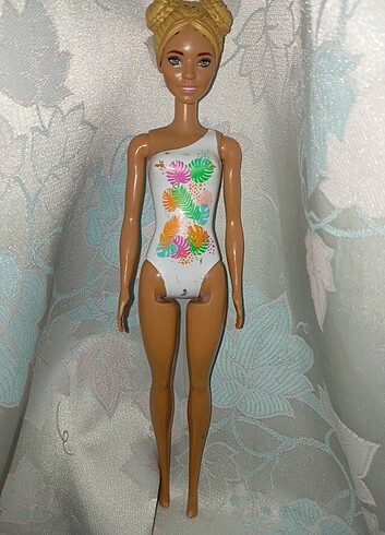 Barbie Barbie Renk Sihri Bebek