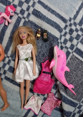 Barbie Çeşitli Renklerde Bebek Seti
