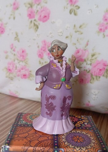 Disney Store Avalor'lu Elena Figür Heykelcik - Görsel 3