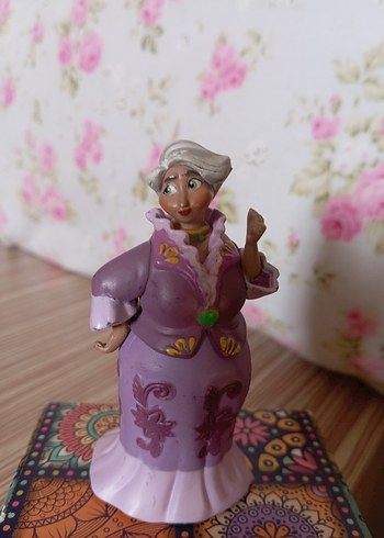 Disney Store Avalor'lu Elena Figür Heykelcik - Görsel 2