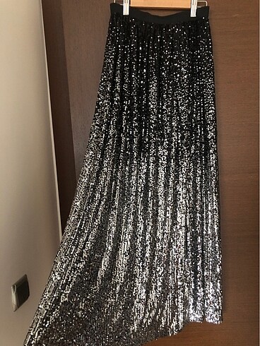 H&M Pullu etek