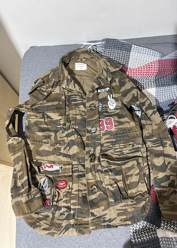 Düğmeli Kamuflaj Desenli Kadın Ceket - Görsel 2