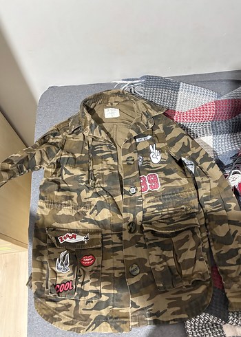 Düğmeli Kamuflaj Desenli Kadın Ceket - Görsel 3