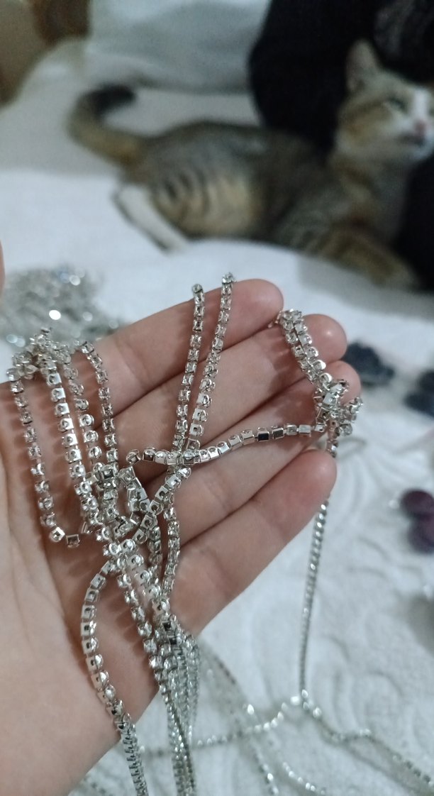 Gri Payetli Kadın Vücut Zinciri - Görsel 2