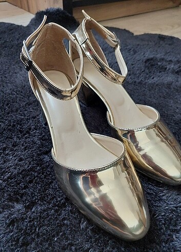 Gold kemerli ayakkabi 