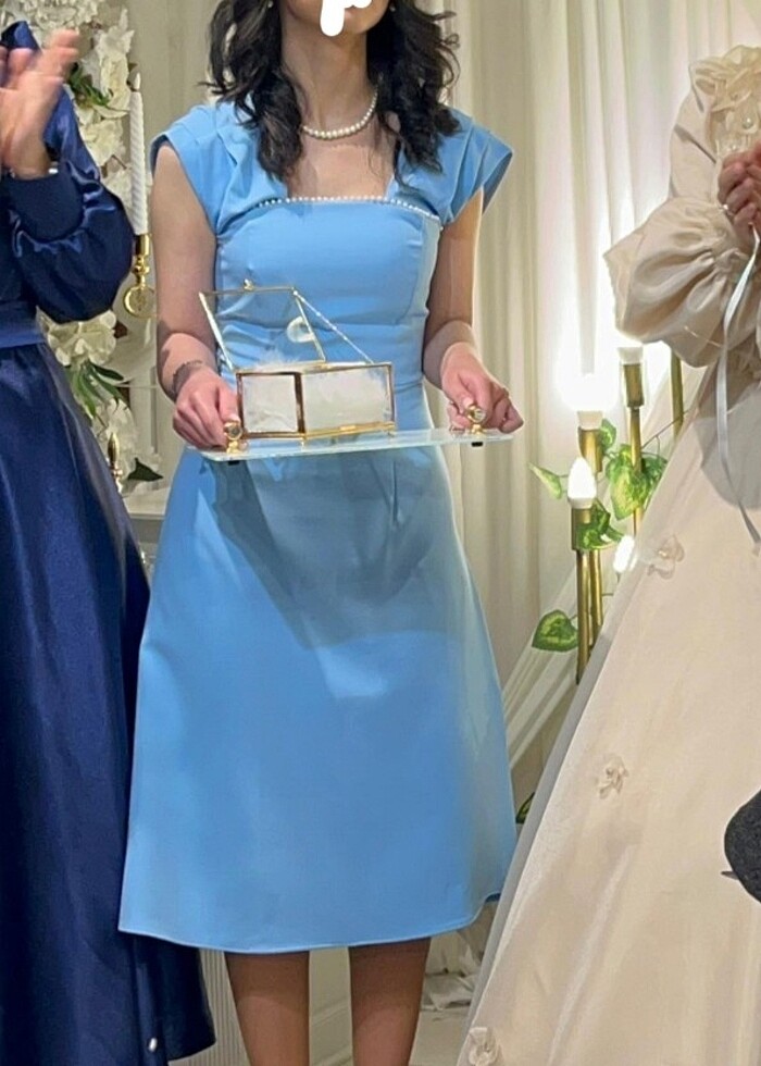 mavi inci detaylı elbise - Görsel 2