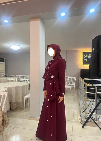 bordo gümüş detaylı tesettür elbise - Görsel 3