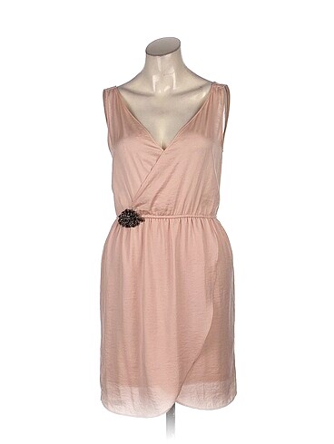 PreLoved Kısa Elbise %70 İndirimli.