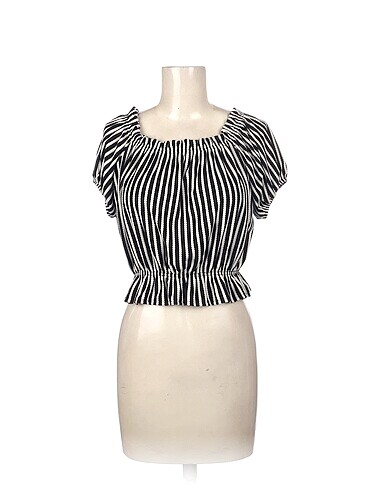 H&M T-shirt %70 İndirimli.