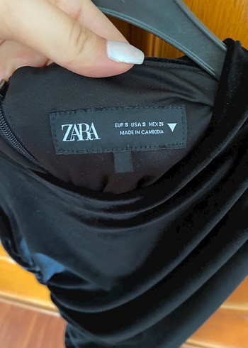 Zara Drapeli Siyah Uzun Kadın Kadife Elbise