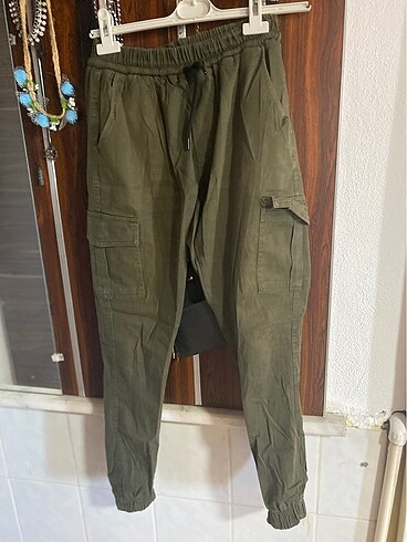 m Beden yeşil Renk Pantolon