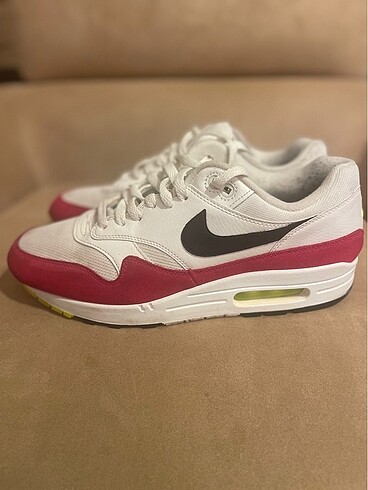 Nike NIKE AIR MAX 1 SE 'VOLT RUSH PINK'