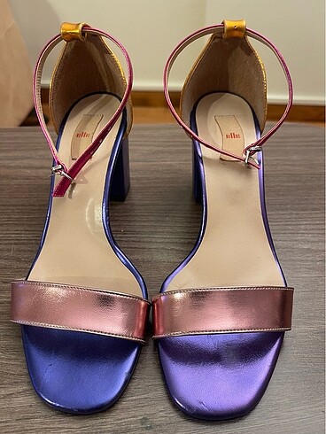 ELLE DUBLIN KALIN TOPUKLU SANDALET