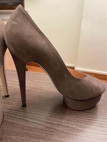 Charlotte Olympia Süet Topuklu Ayakkabı - Görsel 6