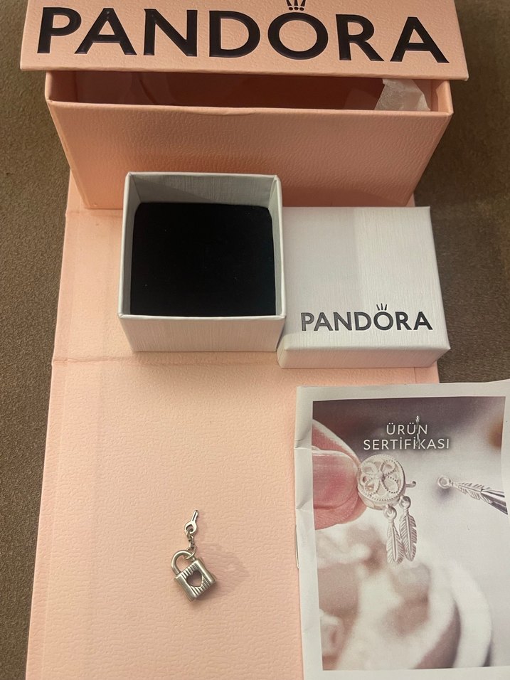 PANDORA KALPLİ ANAHTARLIK VE KİLİT CHARM - Görsel 4