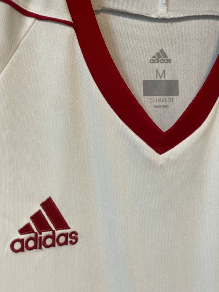 Adidas V Yaka Kısa Kollu Erkek FORMA - Görsel 3