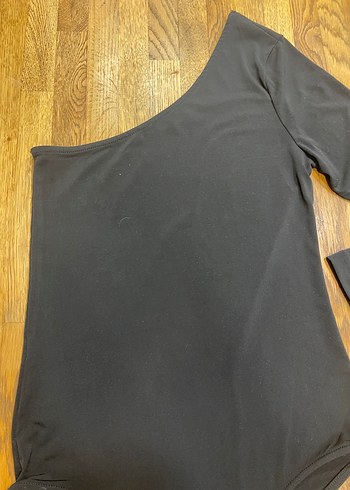 ZARA ASİMETRİK TEK OMUZ BODYSUİT - Görsel 3