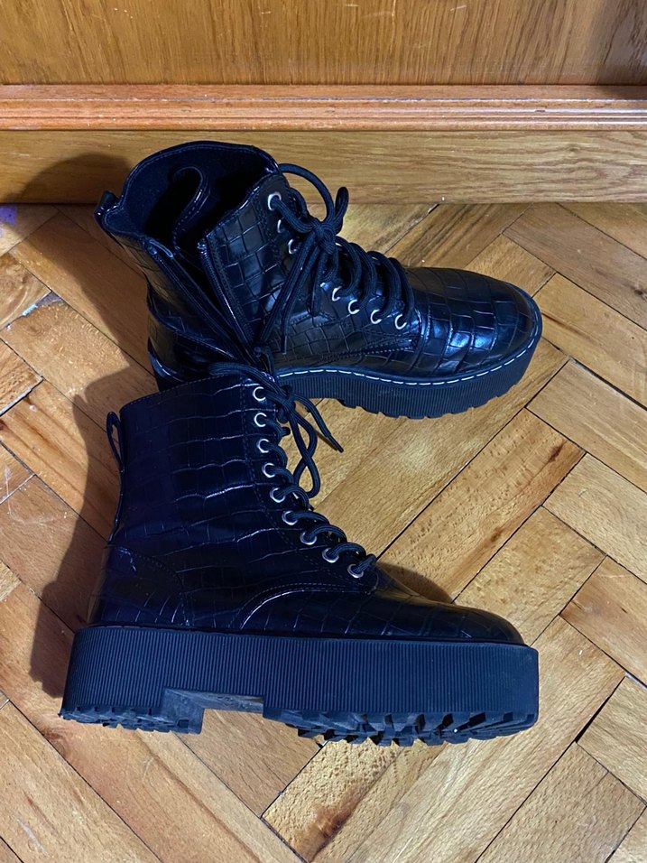 H&M marka 
Sıfırdan farksız Yılan Desenli bot - Görsel 4