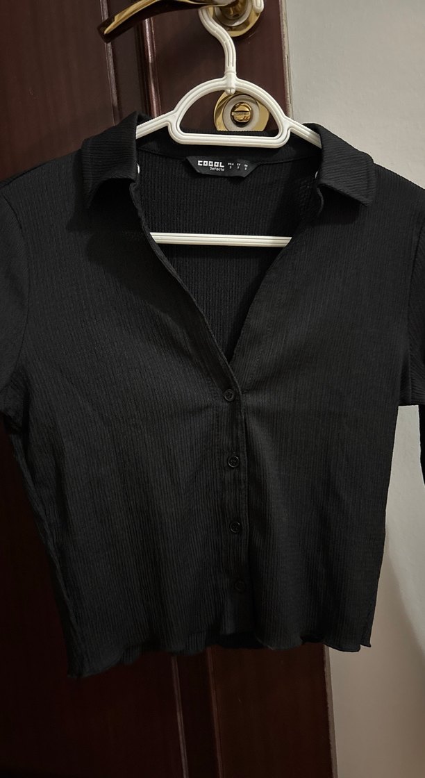 Düğmeli V Yakalı Siyah Uzun Kollu Bluz - Görsel 2