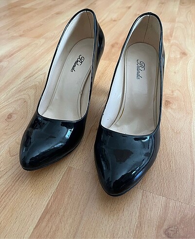 Diğer Siyah rugan stiletto
