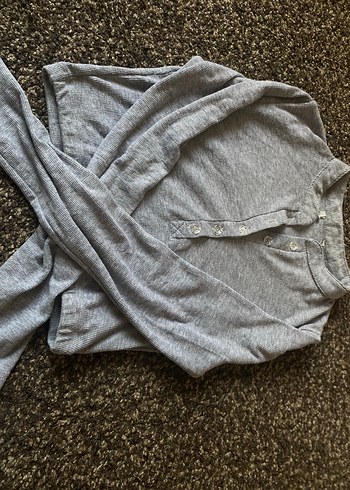 Gri Düğmeli Uzun Kollu Kadın Kazak - Görsel 2