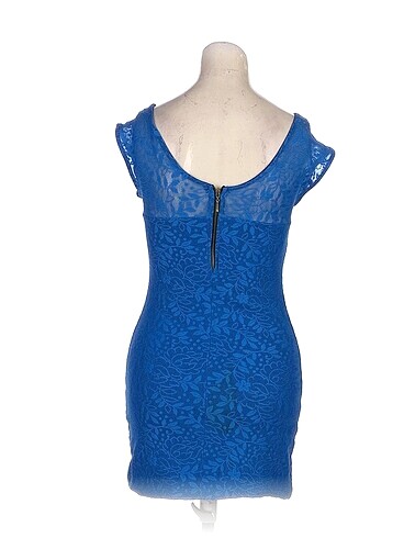 m Beden PreLoved Kısa Elbise %70 İndirimli.