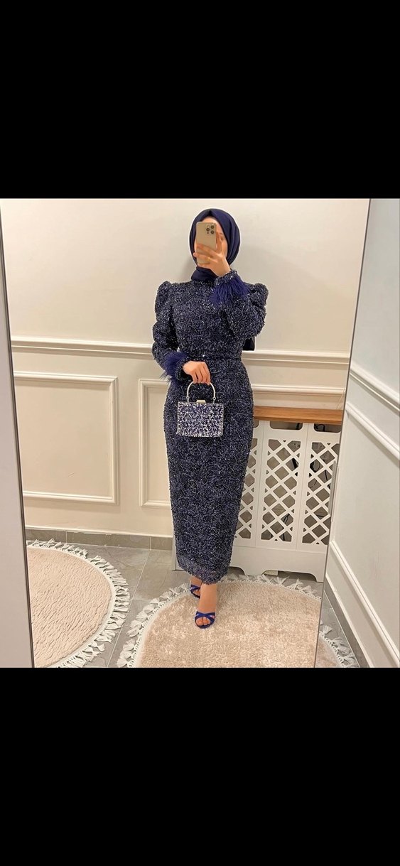 Blue Model - Görsel 3