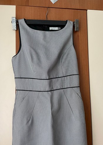 Gri Kemerli Kolsuz Midi Kalem Elbise - Görsel 3