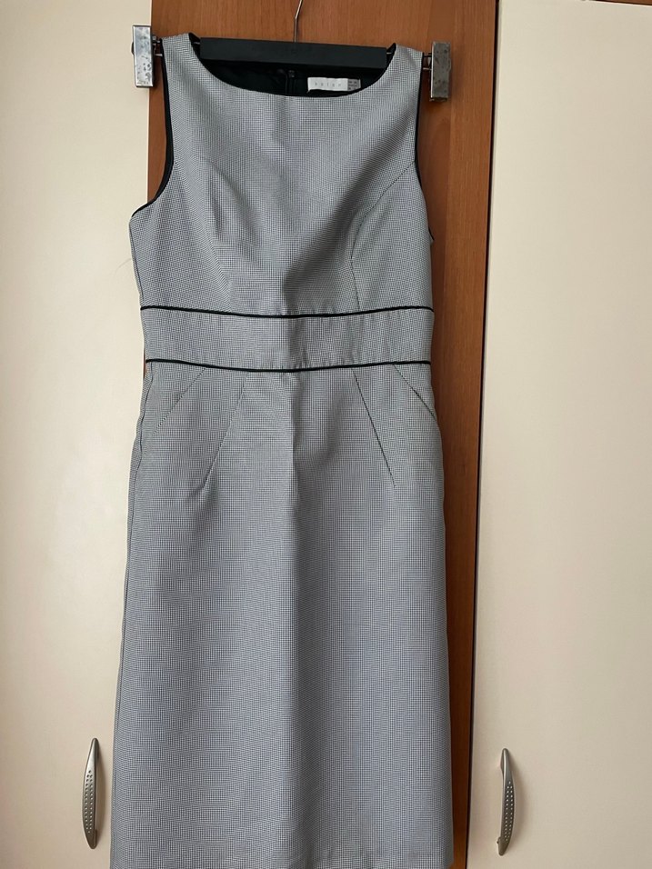 Gri Kemerli Kolsuz Midi Kalem Elbise - Görsel 2